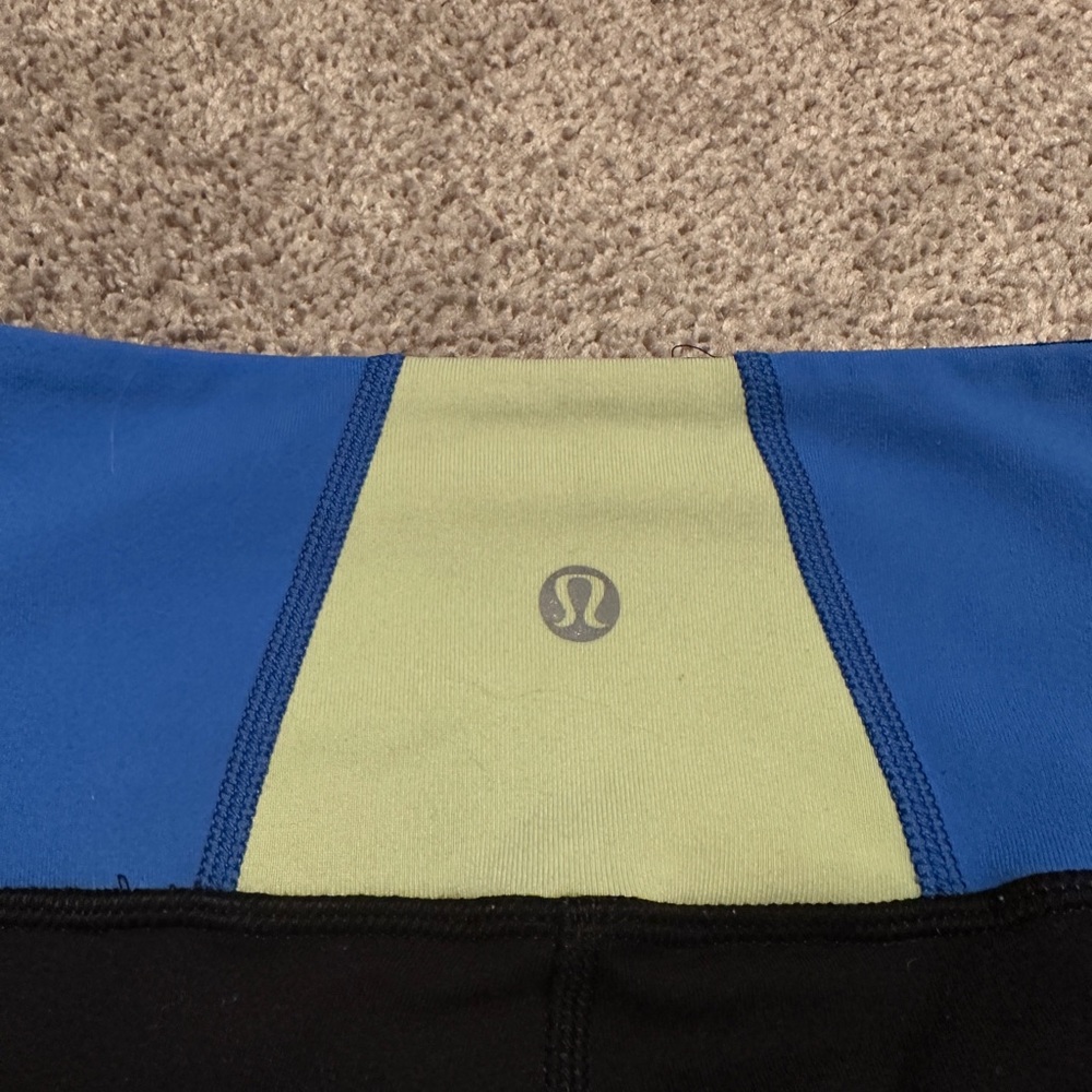 Lululemon Embody Crop Full-on Luon - Picture 5 of 9